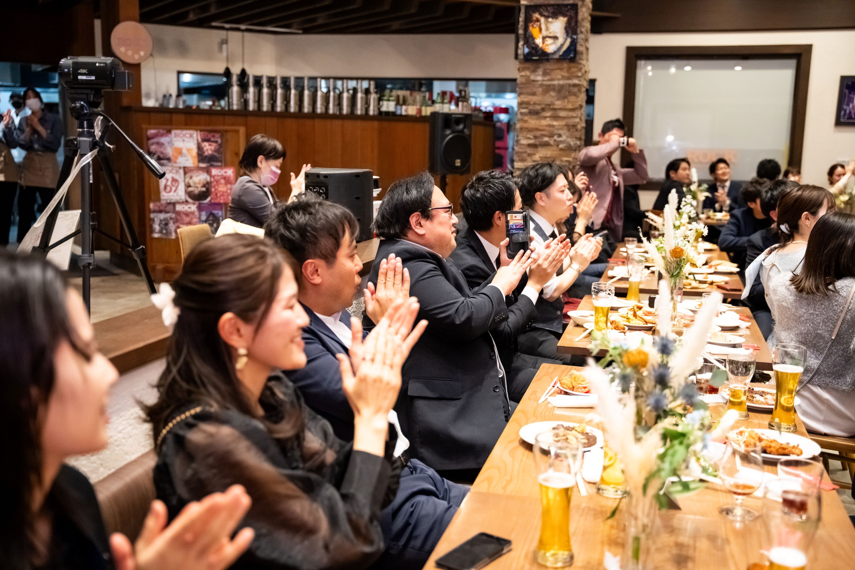 結婚パーティー 友人 カジュアル