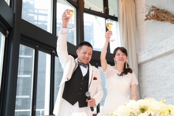 結婚式二次会 幹事向け 新郎新婦入場から乾杯までの進め方と注意点は 結婚式二次会1 5次会幹事代行 公式ブログ 結婚式二次会1 5次会 幹事代行 ヴェルニウェディング