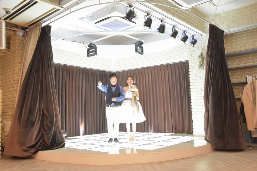 恵比寿 ファンタジックな異空間 本格的なステージ完備の二次会会場 リストワール 結婚式二次会1 5次会幹事代行 公式ブログ 結婚式二次会1 5次会 幹事代行 ヴェルニウェディング